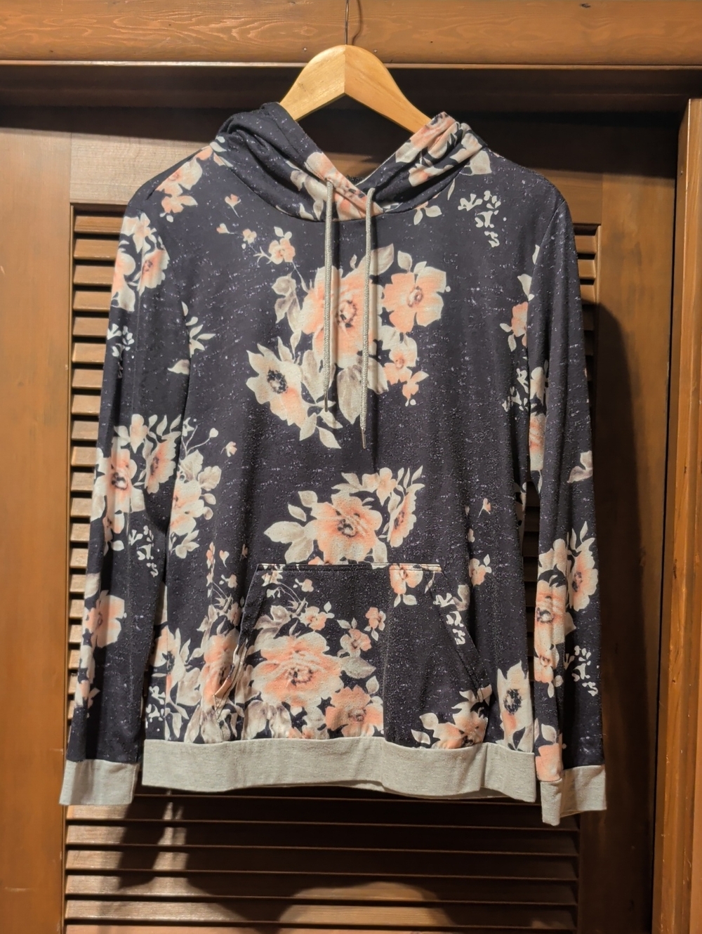 Floral Hooded Pullover Sweatshirt - Black & Pink